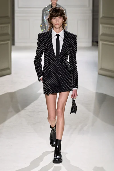 Look 66